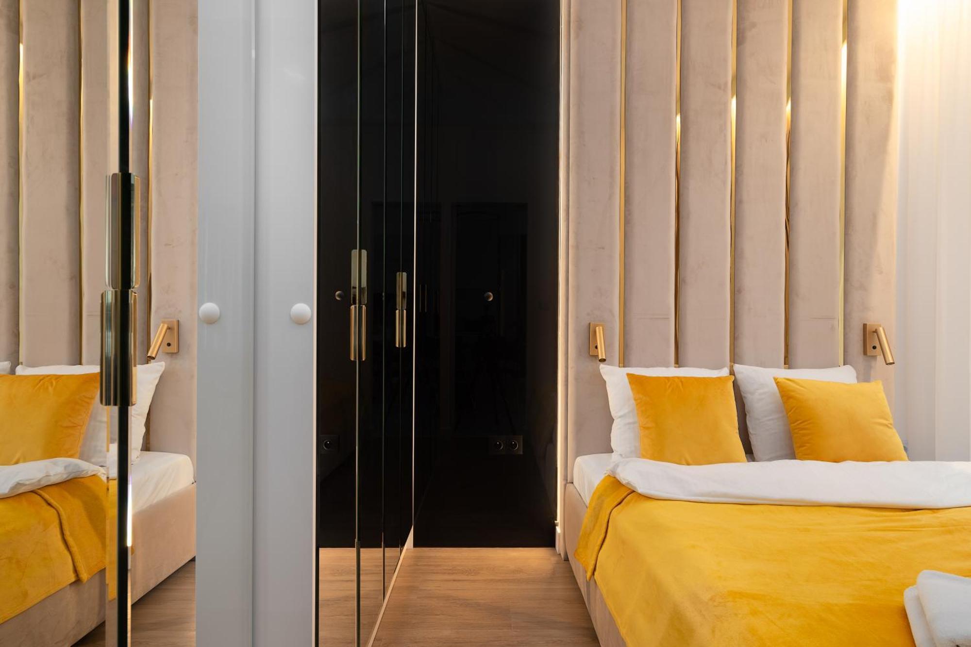 Apartament - Great Location- Luxury One Bedroom - Grzybowska 37 *
