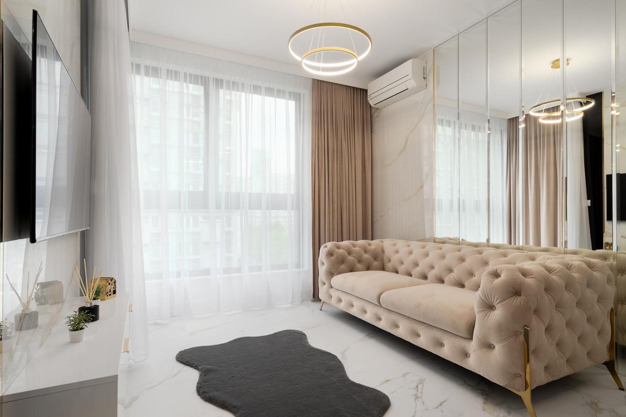 Apartment - Great Location- Luxury One Bedroom - Grzybowska 37 *